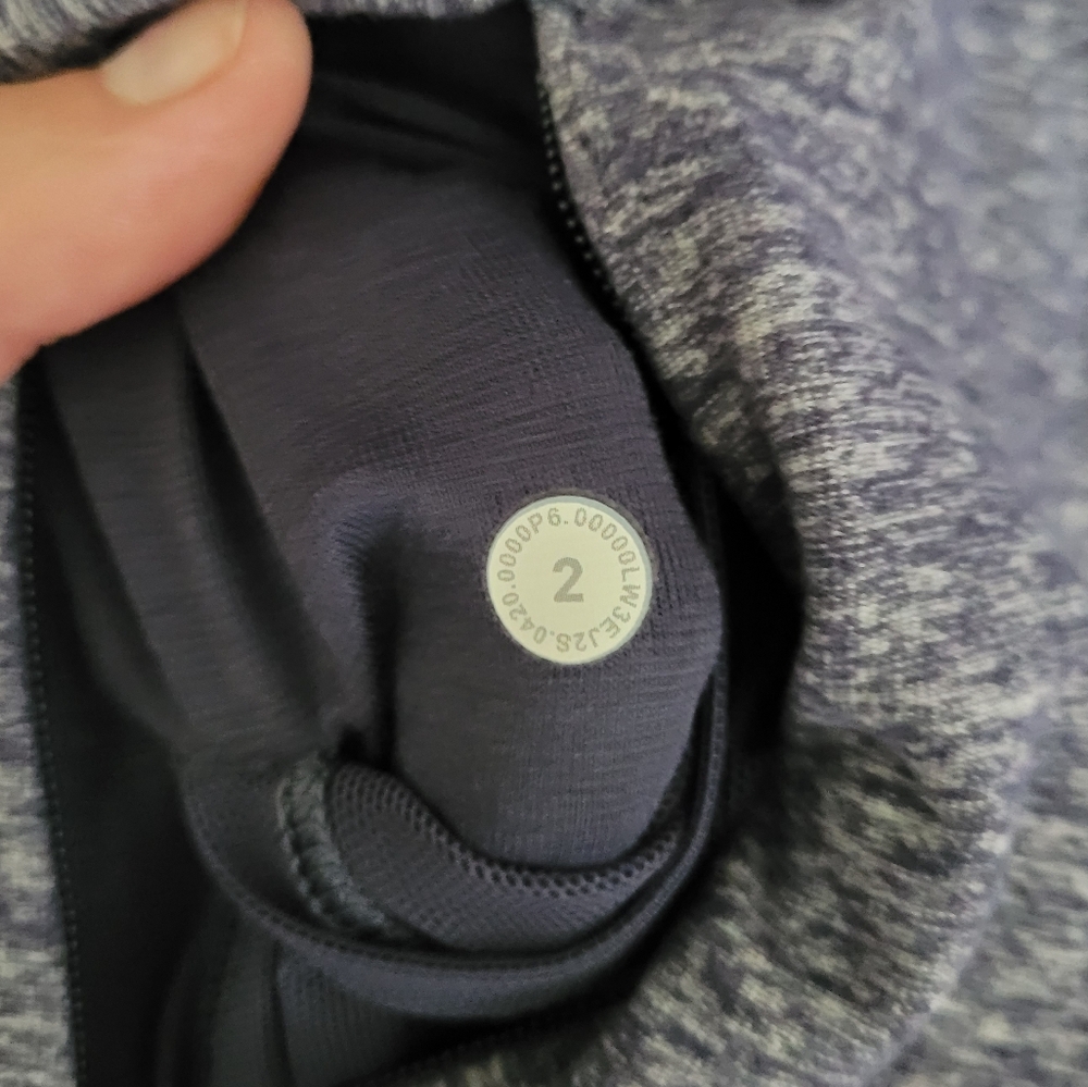 NWOT Lululemon Run Briskly 1/2 Zip, 2 Heathered Cadet Blue - Picture 9 of 9